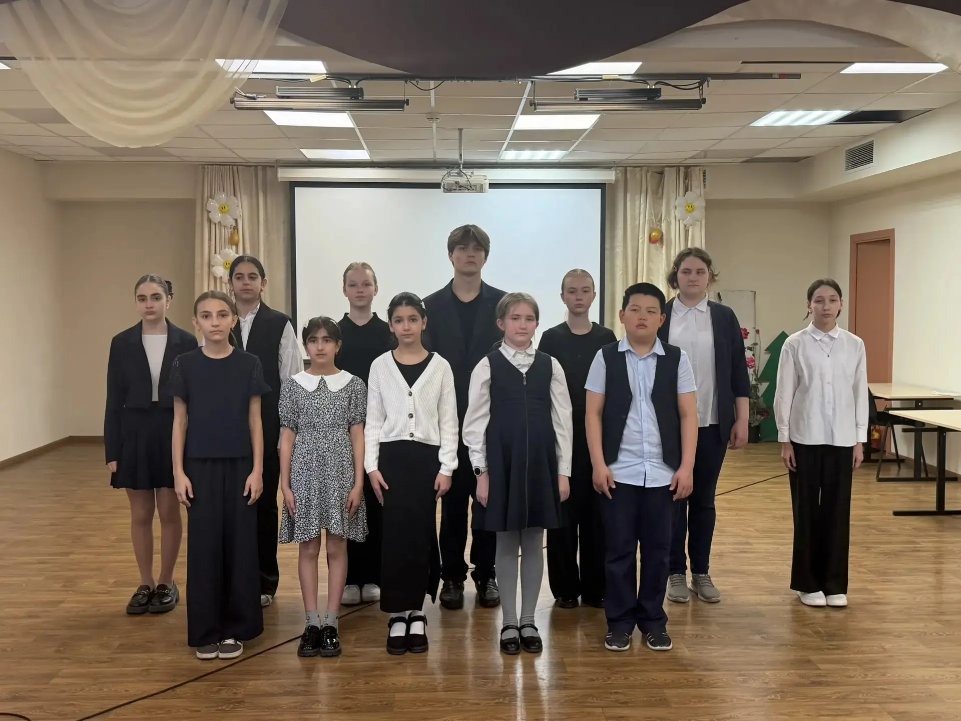 🎉🎉🎉С 13  по 18 апреля прошёл школьный фестиваль «Голос Победы». Он стал отборочным туром для одноимё