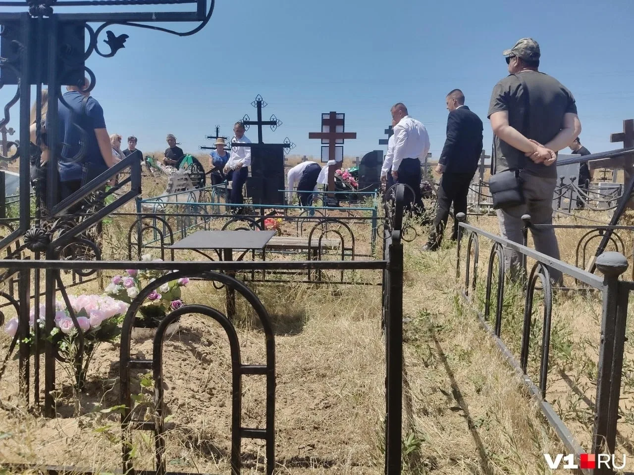 В Волжском простились с 53-летней Татьяной Моторыгиной, погибшей в результате ракетной ...