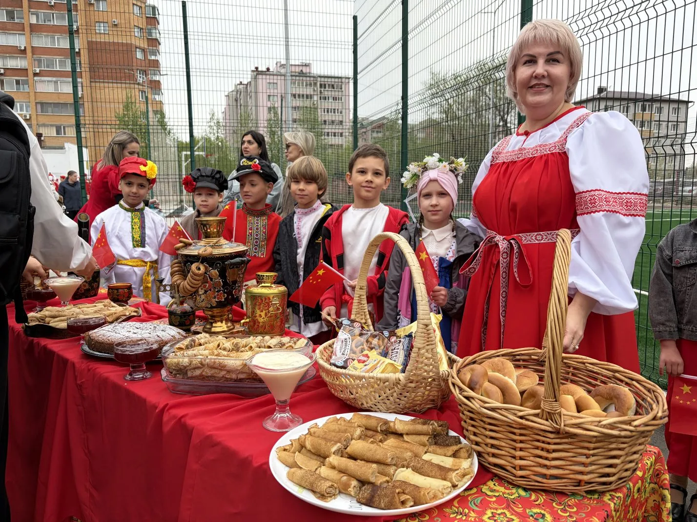 🚧 Ремонт - не помеха традициям! 🇷🇺🤝🇨🇳  Наш лицей на ремонте, но традиция обмена детскими делегациями