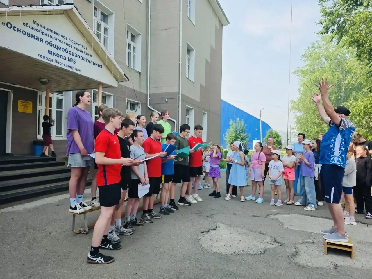 🎤 Цветочный бум на сцене! В нашем лагере «Ромашка» прошёл грандиозный песенный конкурс «Цветочные п