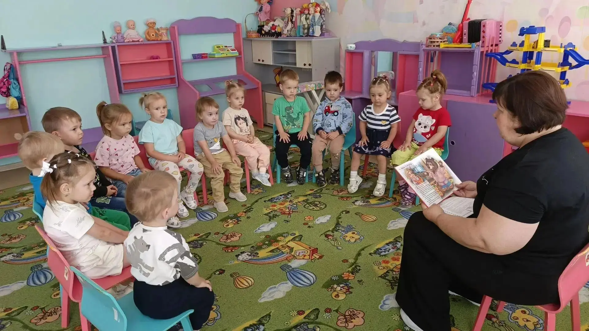 🌲 «Ау! Ау!» — в гостях у сказки.

В вот наши малыши из второй младшей группы№1, в День сказки, сове