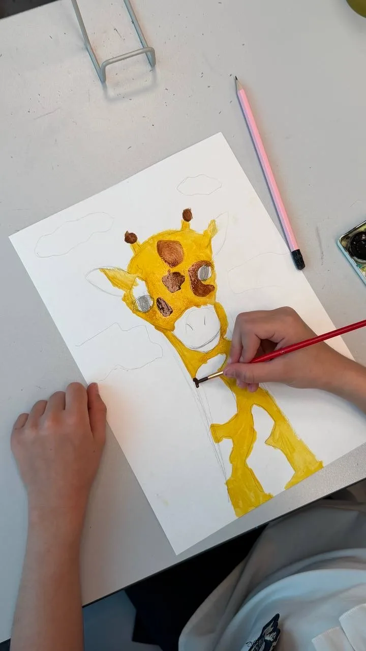 НАШИ #Уроки #Творчество #ИЗО #ШкольнаяЖизнь  🎨 На уроке ИЗО вместе с Василисой Евгеньевной Триголос 
