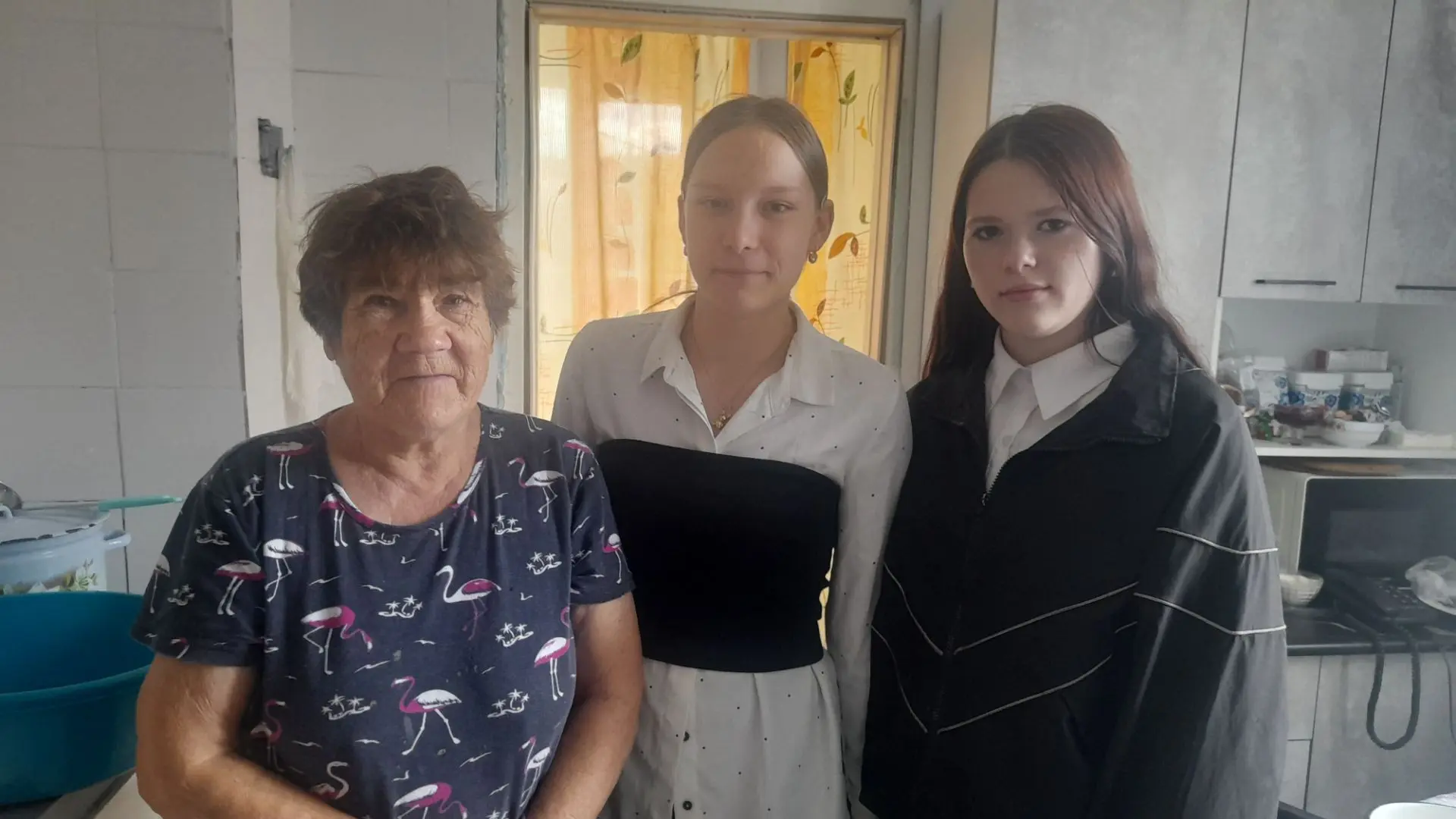🎉 Активисты «Движения Первых» поздравили учителей‑ветеранов с Днём учителя! 🎉