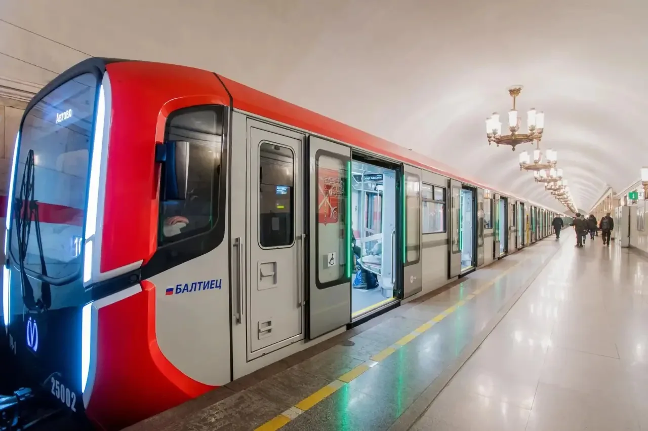 🤖 Первый беспилотный поезд начали тестировать в петербургском метро