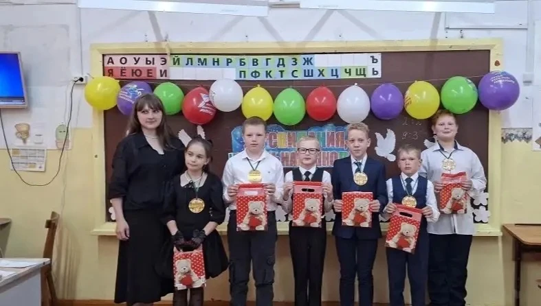 🎓 Прощай, начальная школа! Наши четвероклассники — выпускники!
     Вот и настал этот особенный, не