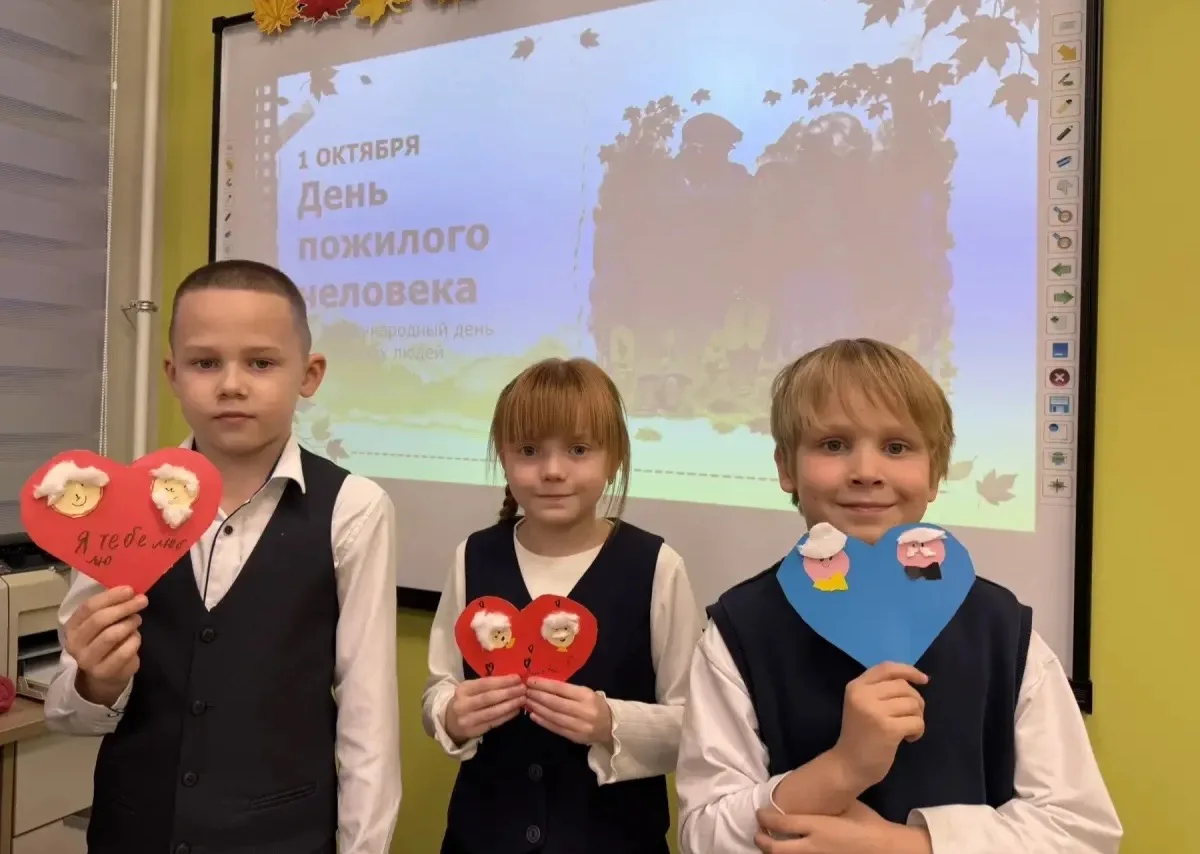 ✂️ «Клей, бумага и море доброты: как 2Н готовился к Дню пожилого человека»