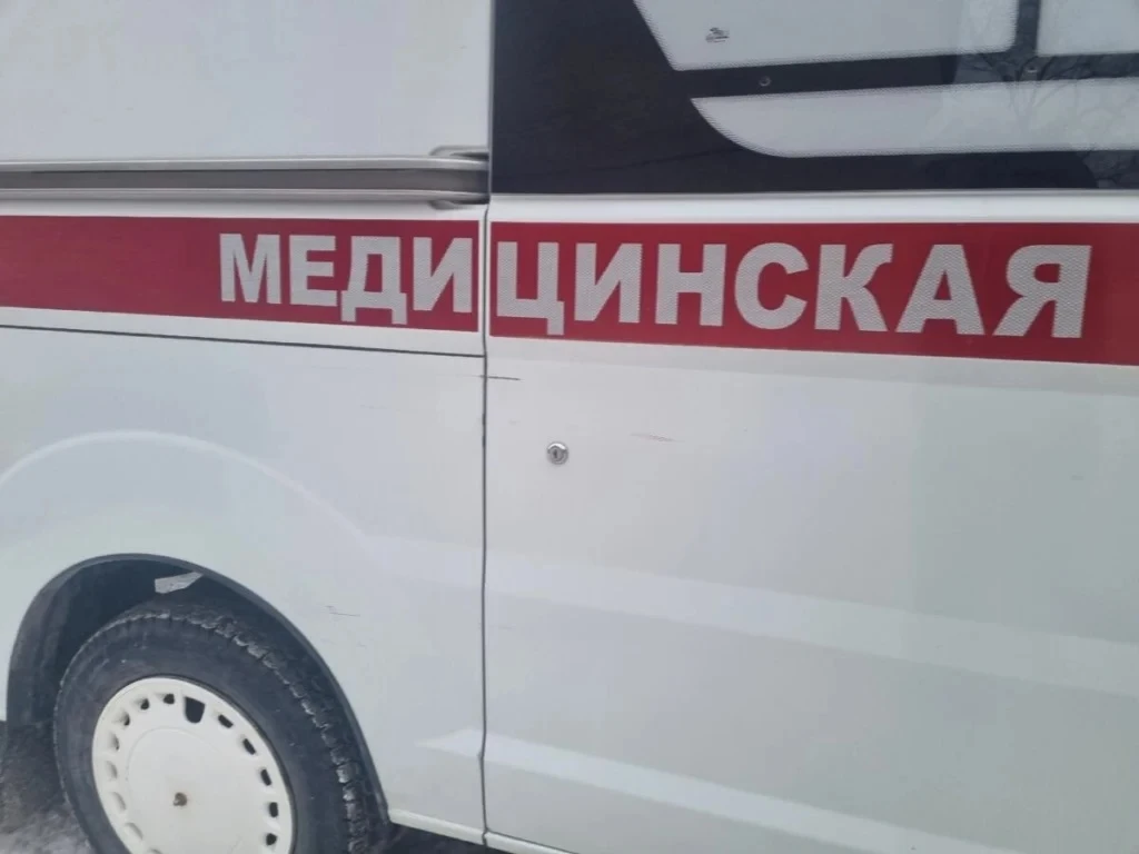 Зажало руку в прессе и раздавило ладонь наладчику завода пластмасс в Новосибирске.