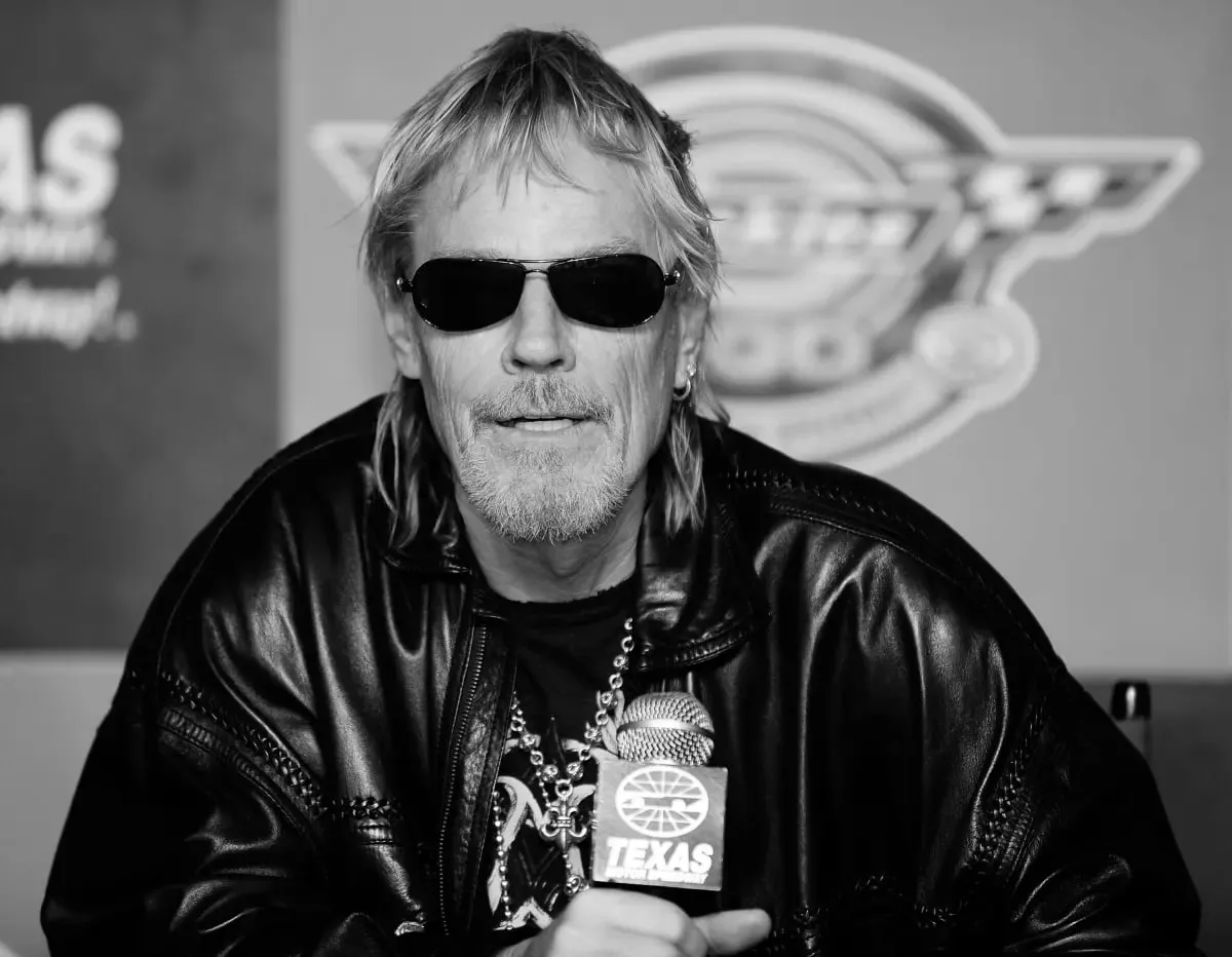 Бессменный ударник ZZ Top Фрэнк Бирд скончался 17 августа в возрасте 77 лет у себя на р...