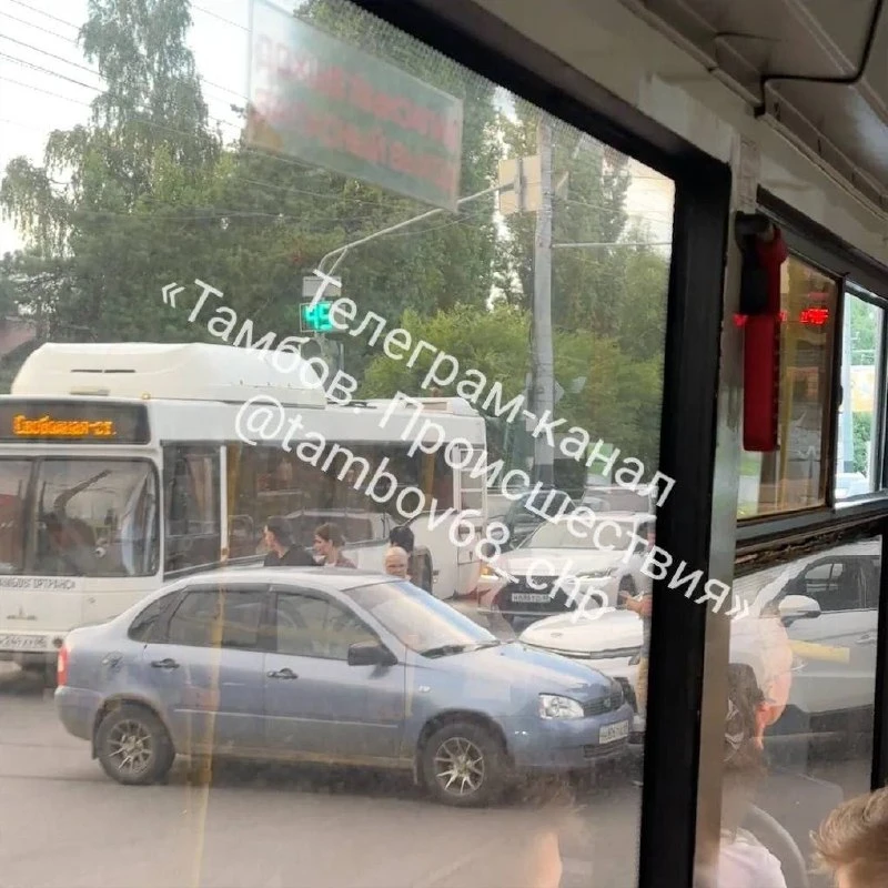 ДТП на перекрёстке Карла Маркса и бульвара Энтузиастов
