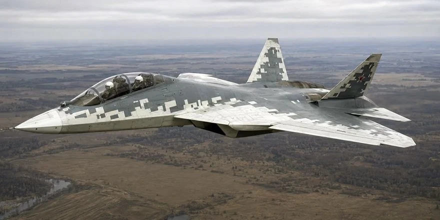 Су-57Д будет управлять ударным БПЛА С-70: в "Сухом" рассказали о назначении второй кабины