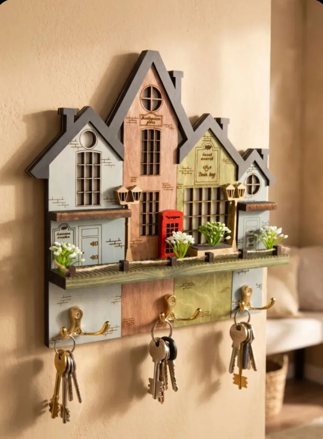 Нашла вот симпатичную деревянную ключницу. Да-да, домики. Как вам?🥰🏡