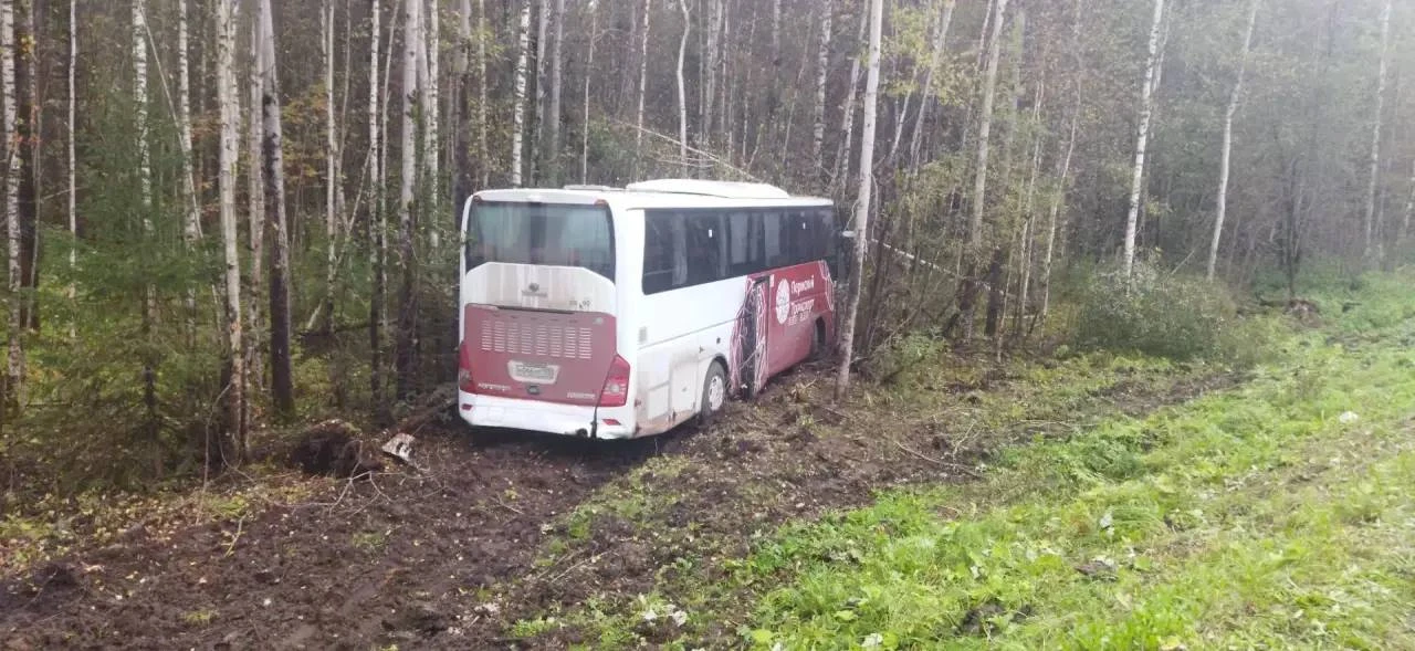 Пассажиров из разбившегося автобуса заберет другой маршрут.