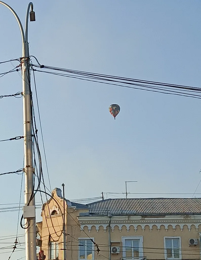 А вы видели как над нашим городом проплывал воздушный шар? 🎈