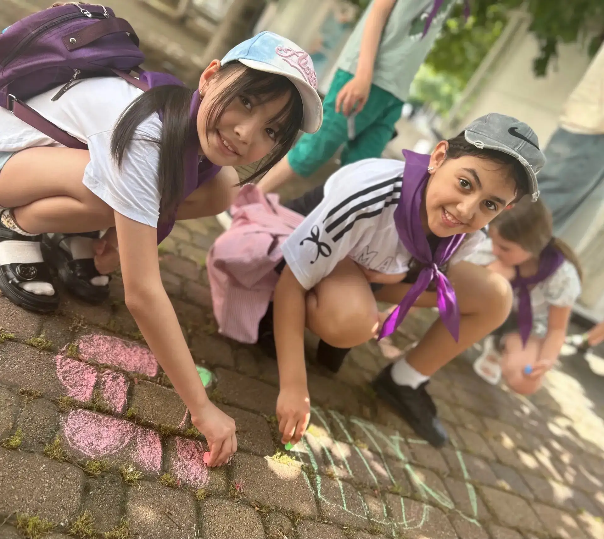🎨 Понедельник — день творчества и кино!

Сегодня в лагере дневного пребывания выдался по-настоящему