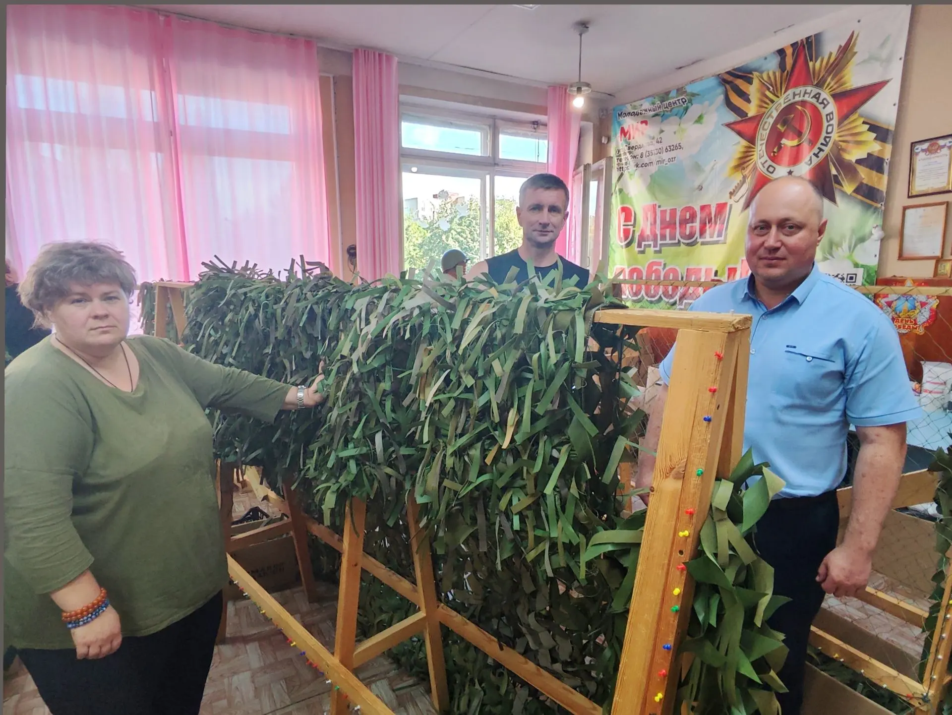Встретились с волонтёрами движения «Шьём для наших» — людьми, которые делают очень мног...