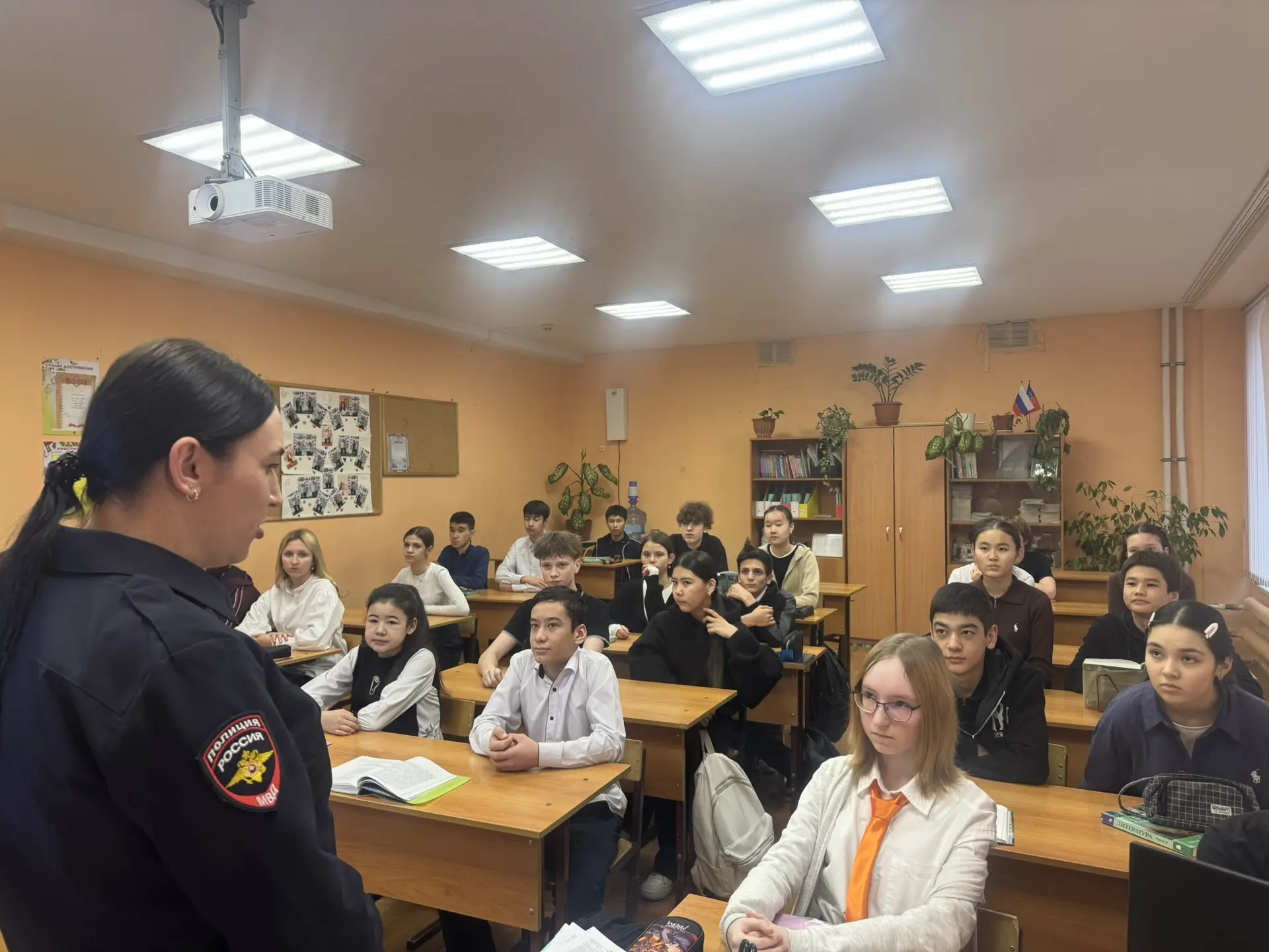 🚨НЕДЕЛЯ БОЛЬШОЙ ПРОФИЛАКТИКИ В УЧЕБНЫХ ЗАВЕДЕНИЯХ🚨  👮‍♂️🚓С 16 февраля стартовала «Неделя большой про