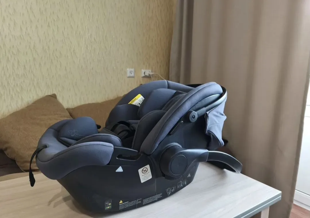 Продам автолюльку Happy baby Skyler pro  в отличном состоянии.
Цена 3500.

Подгузники Huggies 2 новы
