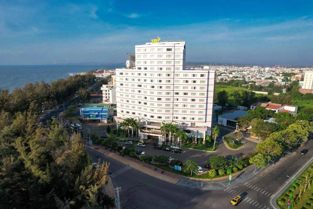 Приглашаем в TTC HOTEL PREMIUM PHAN THIET (EX. PARK DIAMOND) 4* во Вьетнаме, в Фантьете...