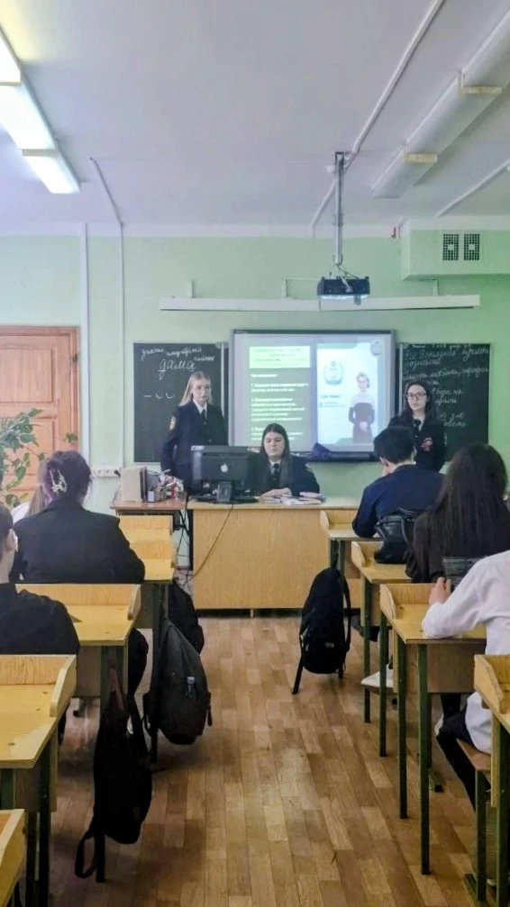 🤝Вчера состоялась встреча обучающихся 9- 11 классов с представителями Средне-Волжского института(фил