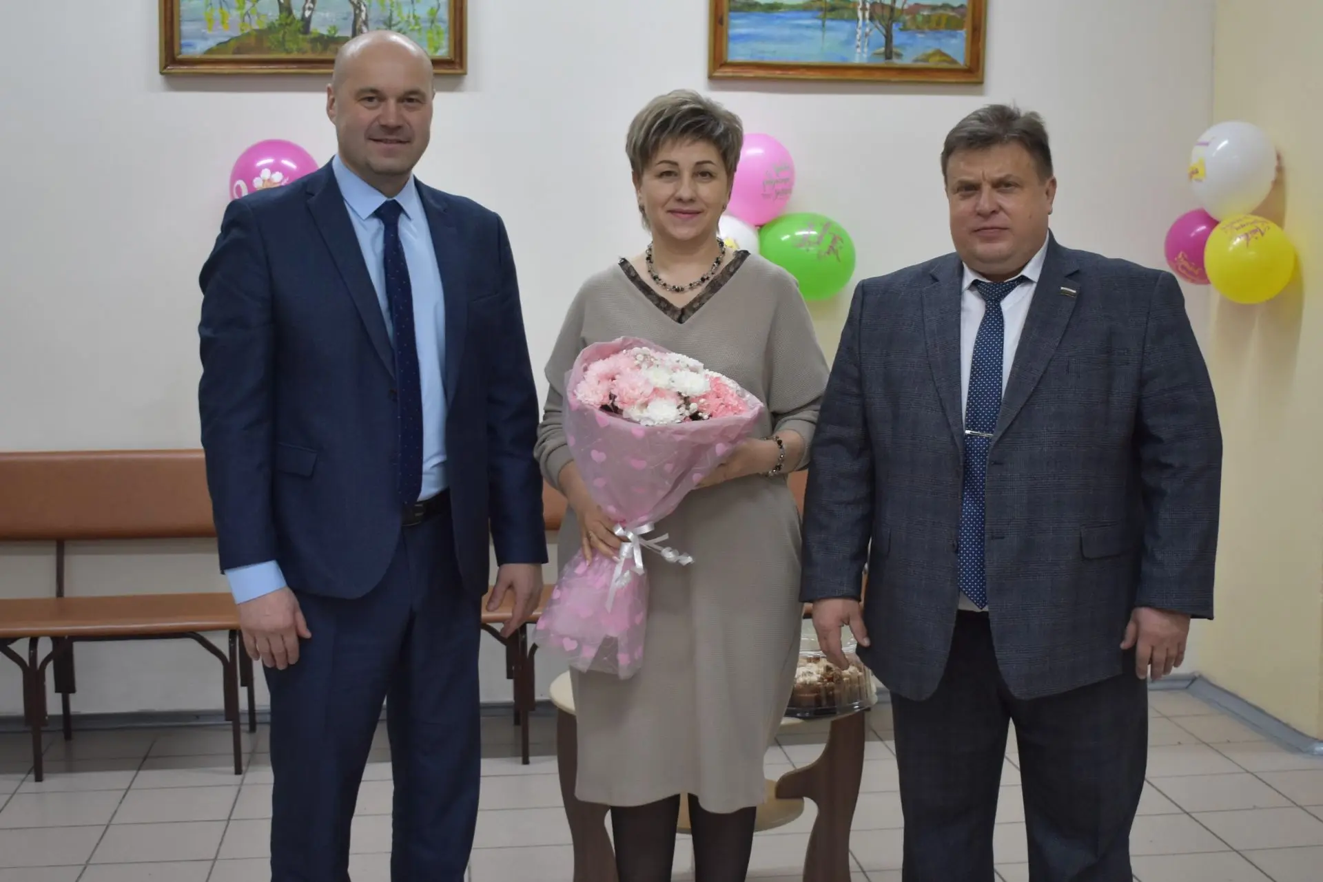 🌸 В преддверии самого нежного весеннего праздника наш коллектив принимал высоких гостей — главу Бар