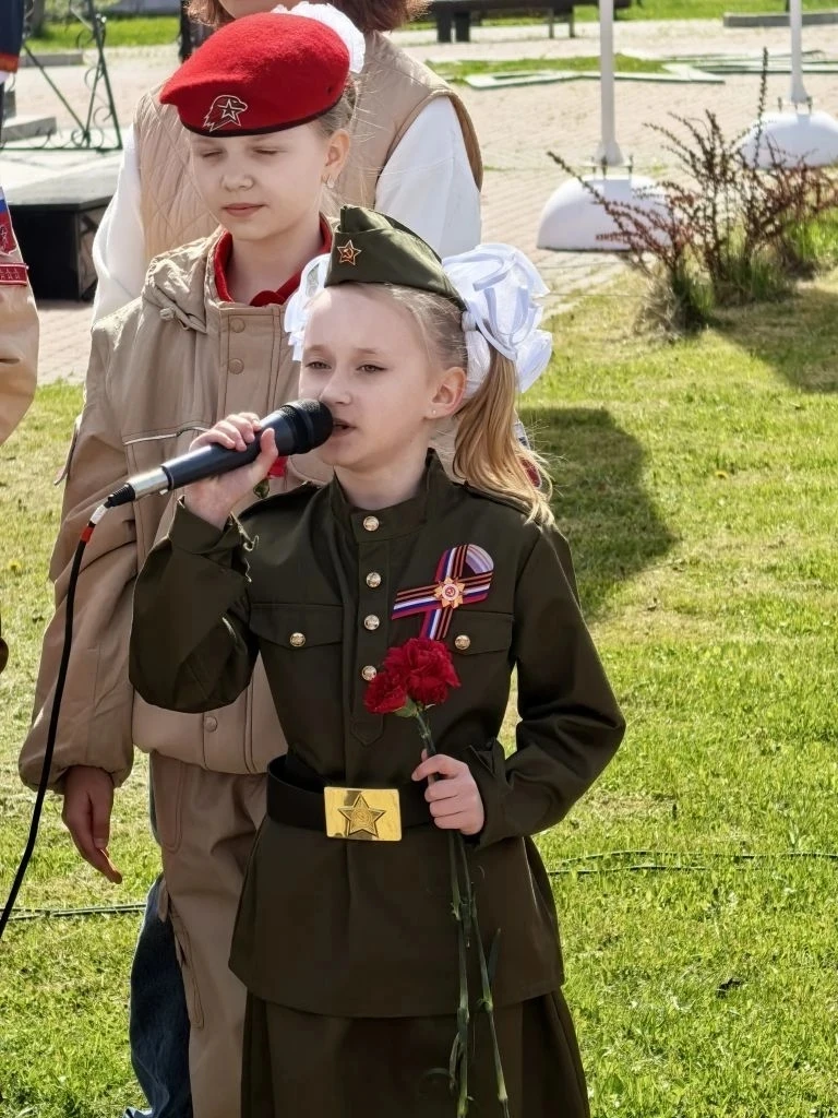 🇷🇺9 мая 2026 года, в день 81-й годовщины Великой Победы, делегация нашей школы принял...
