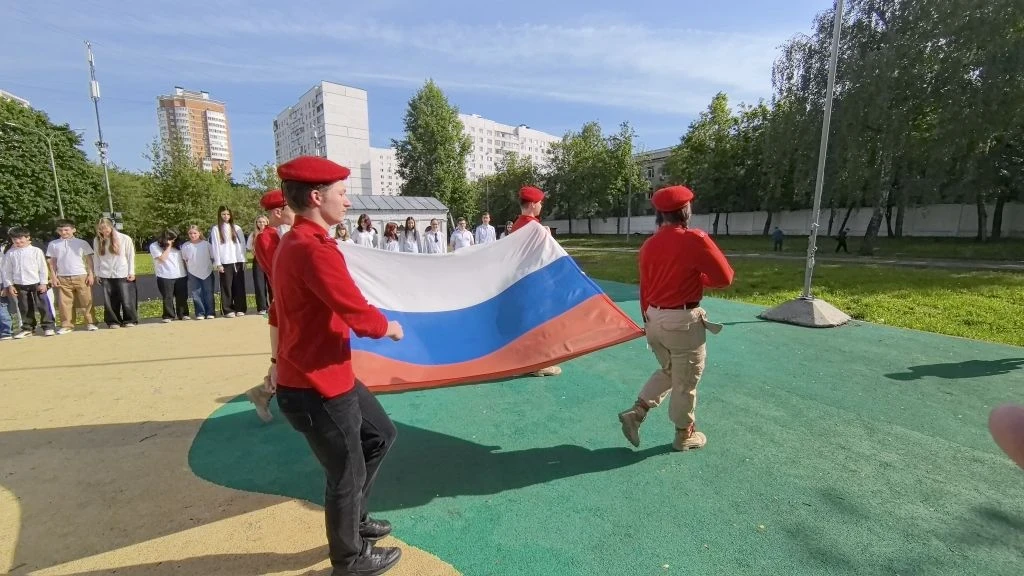 На торжественной линейке, посвящённой началу новой учебной недели присутствовали:  ✅  Корпус Ховрино