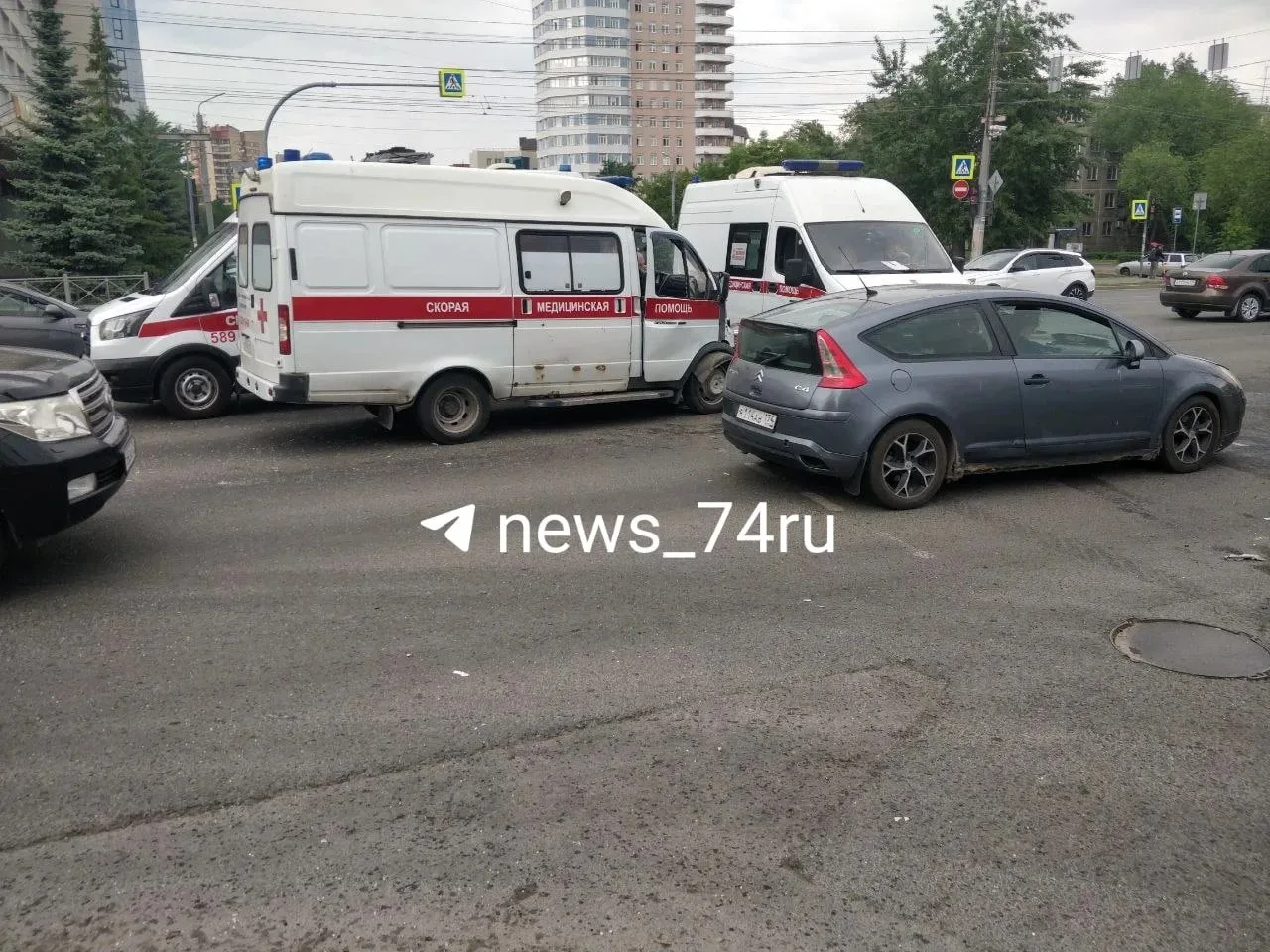 🚨 ПАЗик врезался в машину скорой помощи  Столкновение произошло на перекрестке ул. Курчатова и ул. В