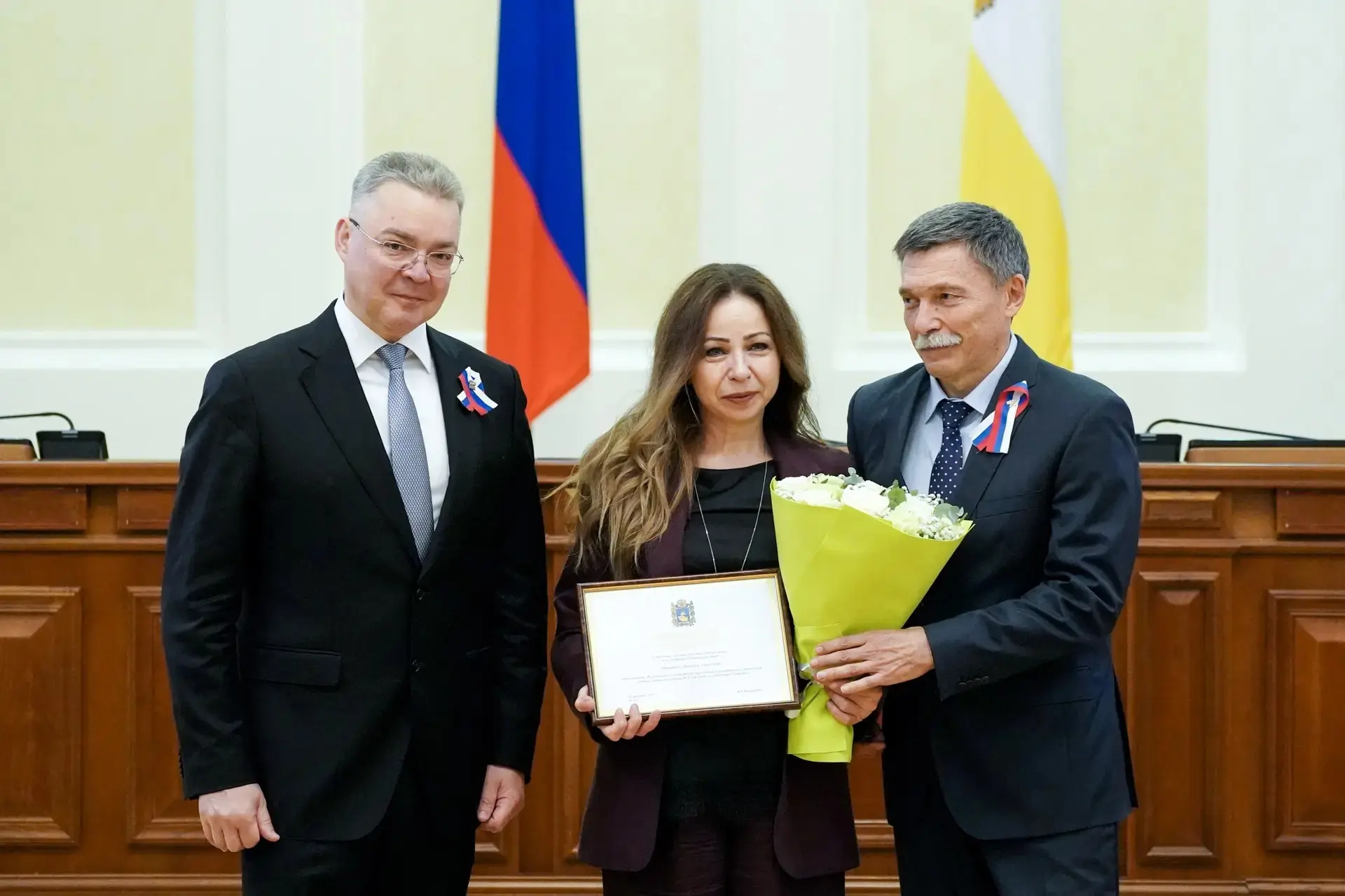Поздравляем  руководителя ТЮЗа,почетного работника культуры Ставропольского края Литвинову Наталью А