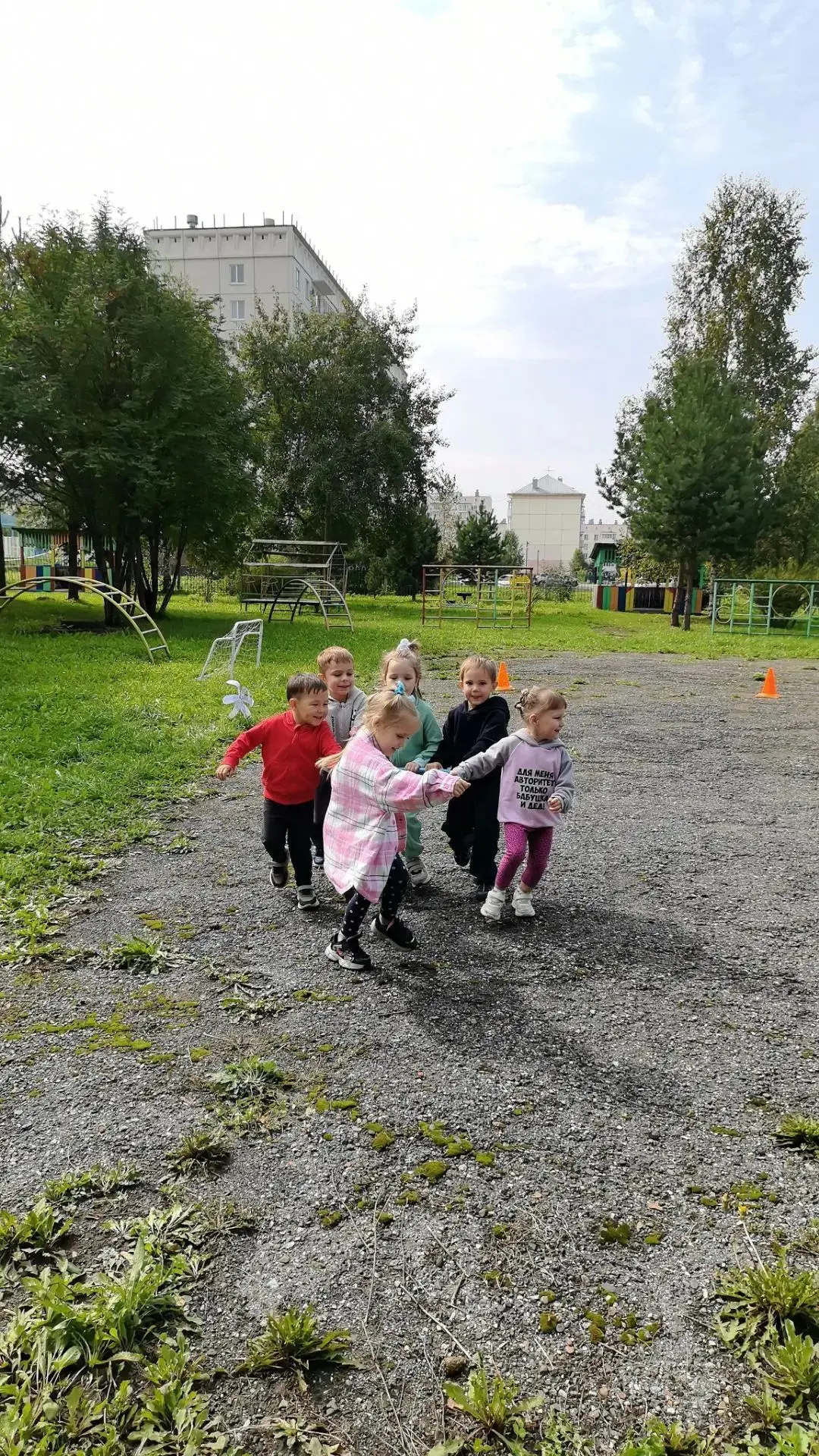 Лето — это маленькая жизнь, и нам было немного грустно с ним расставаться. Но мы сделал...