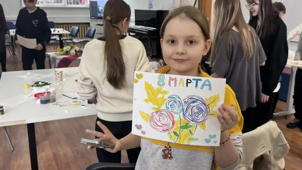 🎨🖌️ ПИОНЫ В БИБЛИОТЕКЕ: МАСТЕР-КЛАСС ДЛЯ ПЯТИКЛАССНИКОВ! 🌸  Ученики 5 "А"  класса приняли участие в 