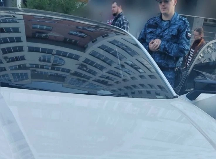 «Сына нет дома»: должник заплатил после ареста автомобиля