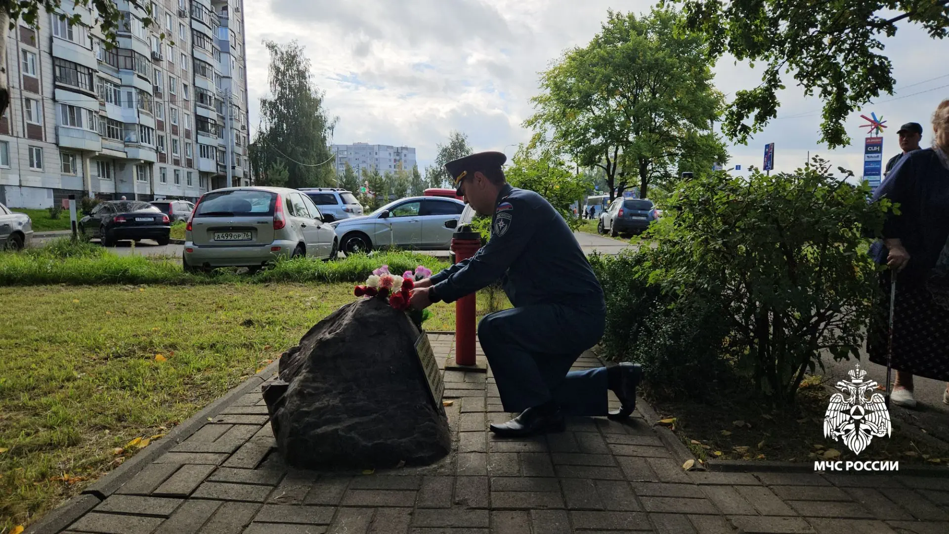 ️Ярославские пожарные почтили память погибшего коллеги при исполнении служебного долга