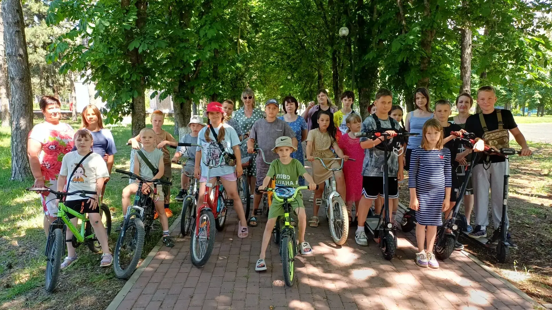 🚴‍♂️ БЕЗОПАСНОЕ КОЛЕСО🚴‍♀️
Сегодня в лагере дневного пребывания «Виктория» было по-настоящему жарк