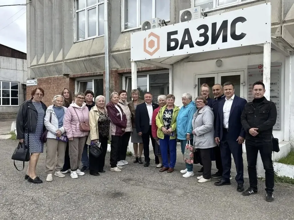 Пенсионеры Маркова — о тарифах, медицине и программе ЛДПР