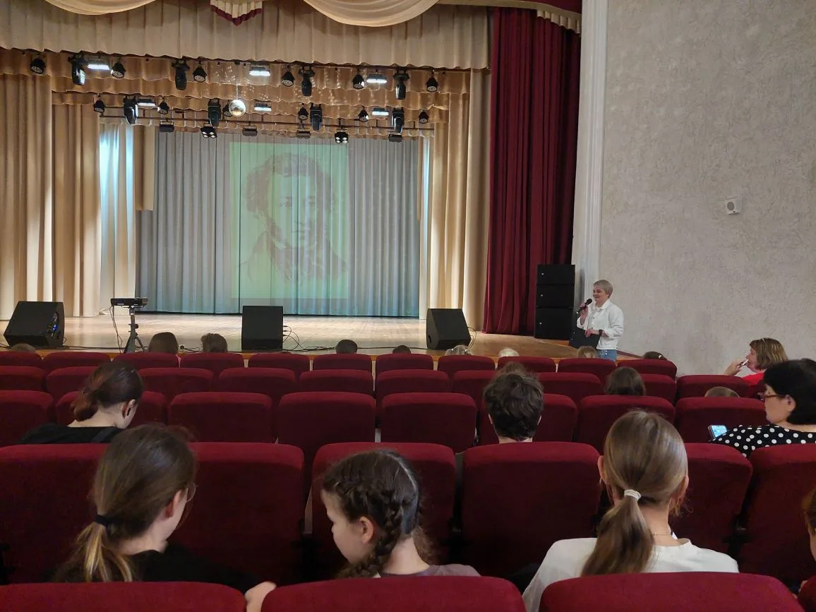 Ребята из лагеря «Солнышко» стали участниками литературного квеста «По дорогам сказок А...
