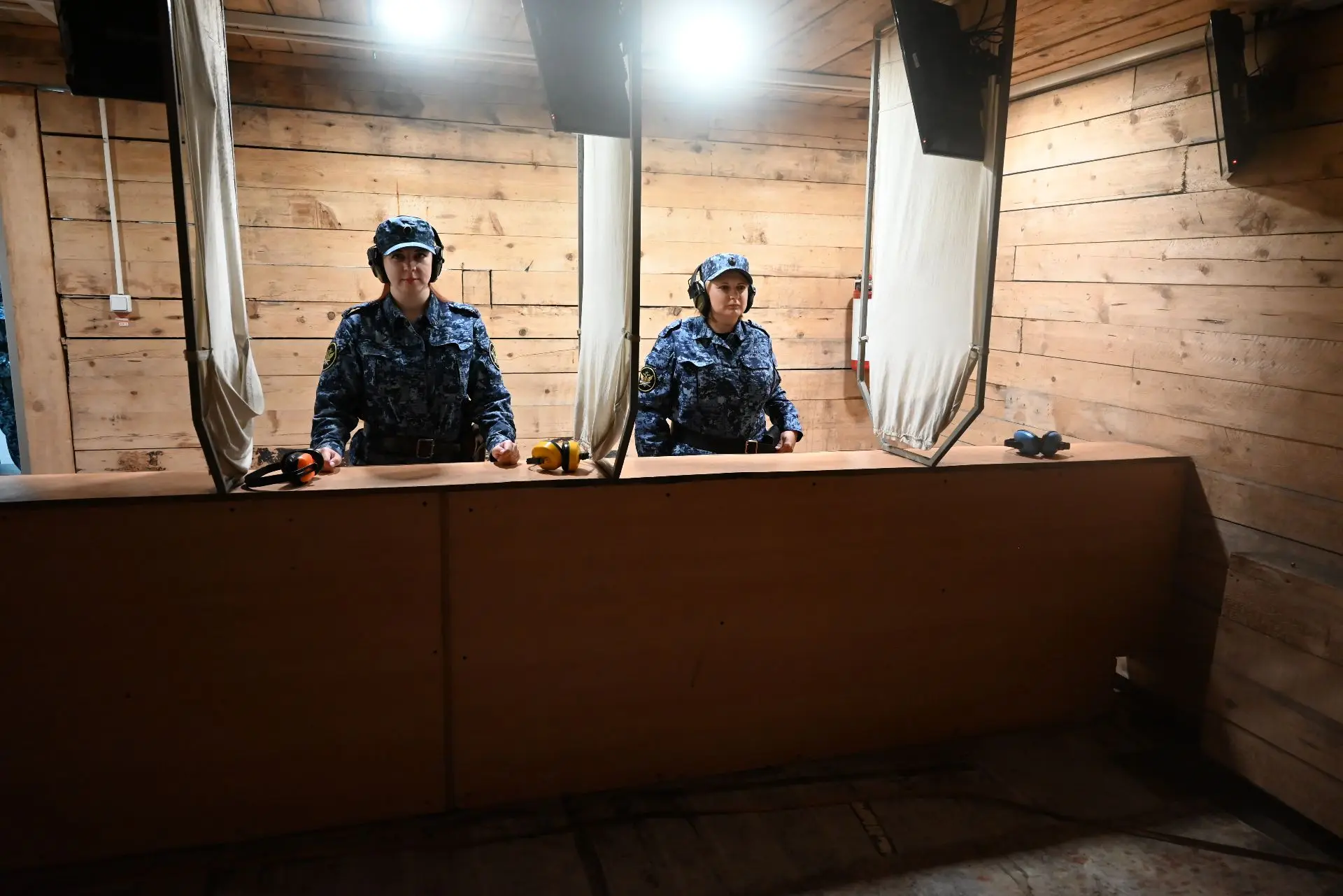 В УФСИН России по Сахалинской области прошли учебные стрельбы