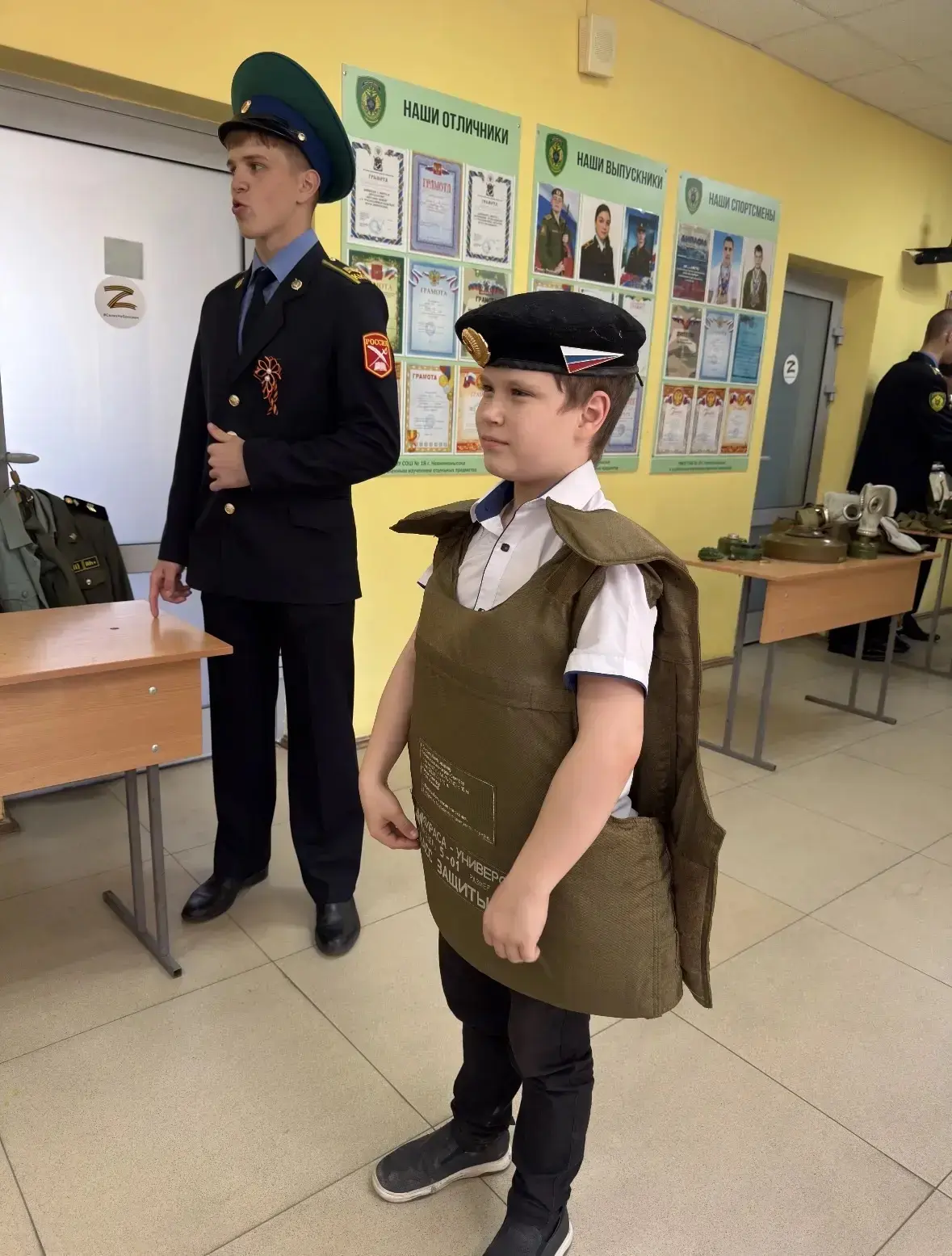 💫«Старшие - младшим»: Четвероклассники узнали о жизни кадетов из первых рук!  🪖В рамках программы ра