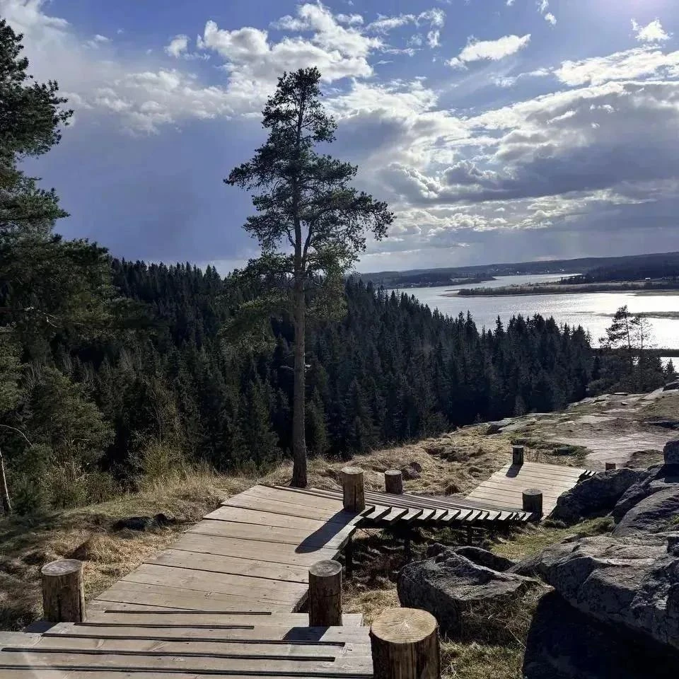 Наверняка многие из вас были в Петербурге и его окрестностях. А до Карелии добирались? ...
