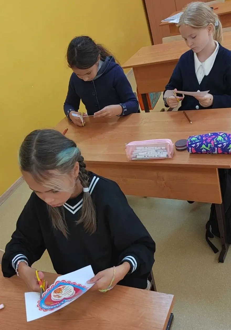 🎉 Уважаемые родители! 🎉У нас в школе прошла очень тёплая и душевная акция «Добрые отк...
