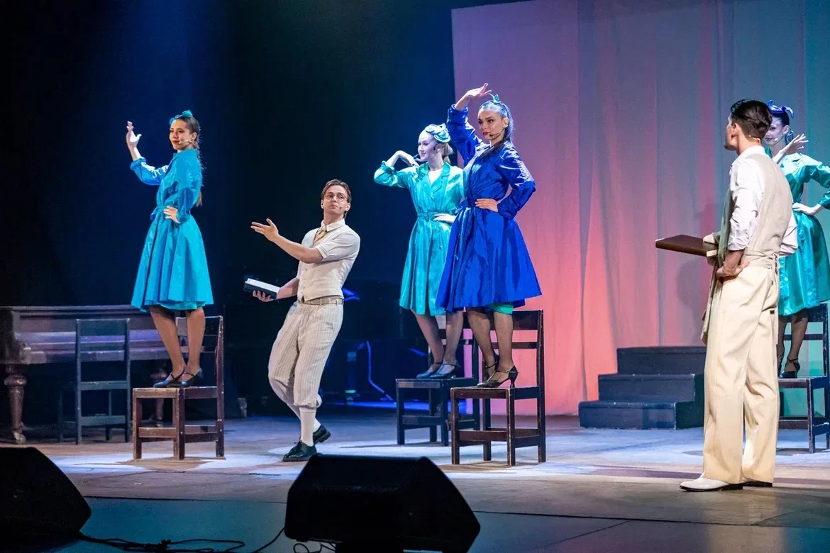 Музыка, амбиции и неожиданные повороты судьбы. Всё, как и в жизни!   🎭На сцене Зимнего театра развер
