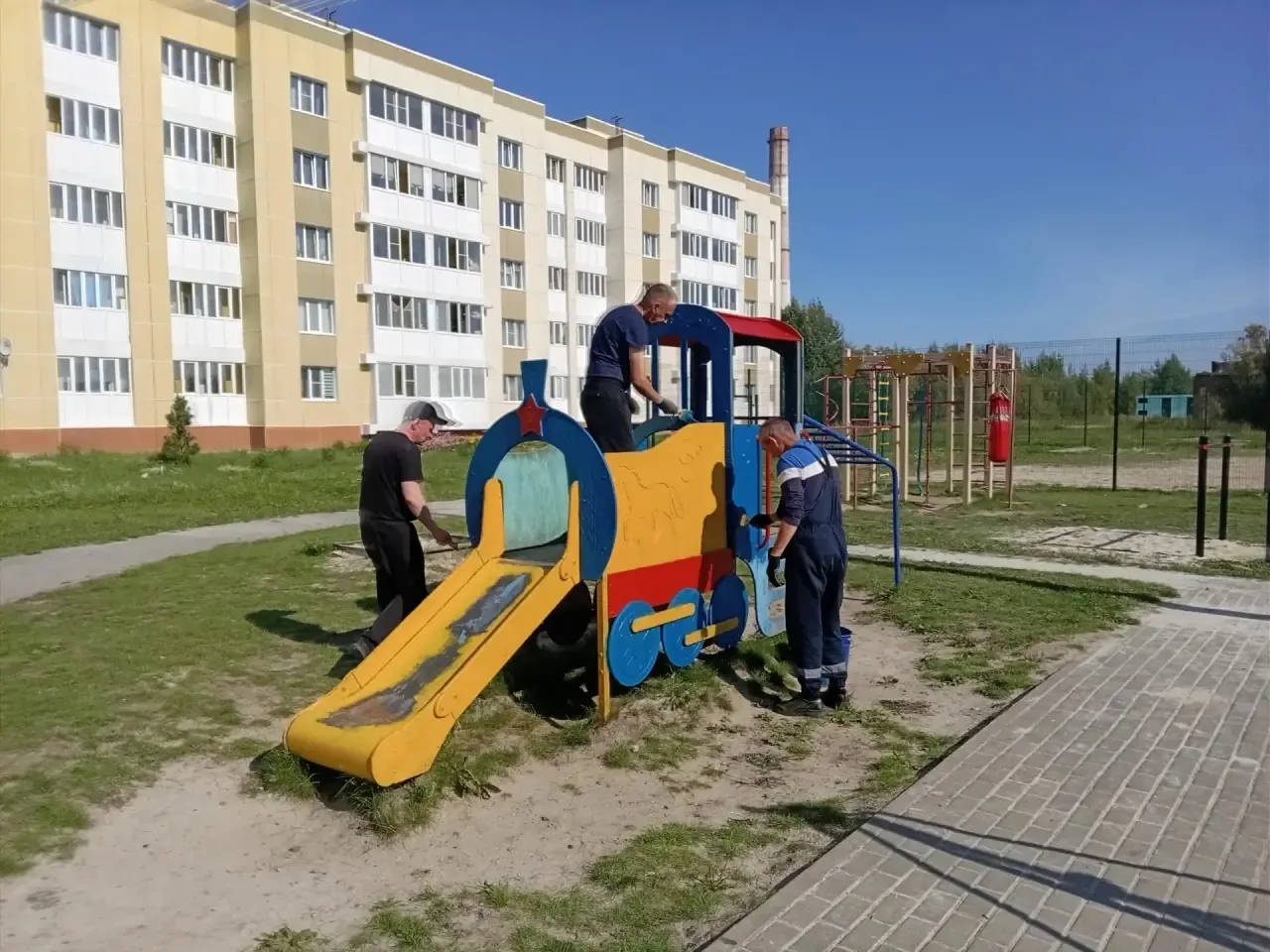 Лето сдаёт позиции, а Дорожно-эксплуатационное управление не сбавляет темп. Рассказывае...