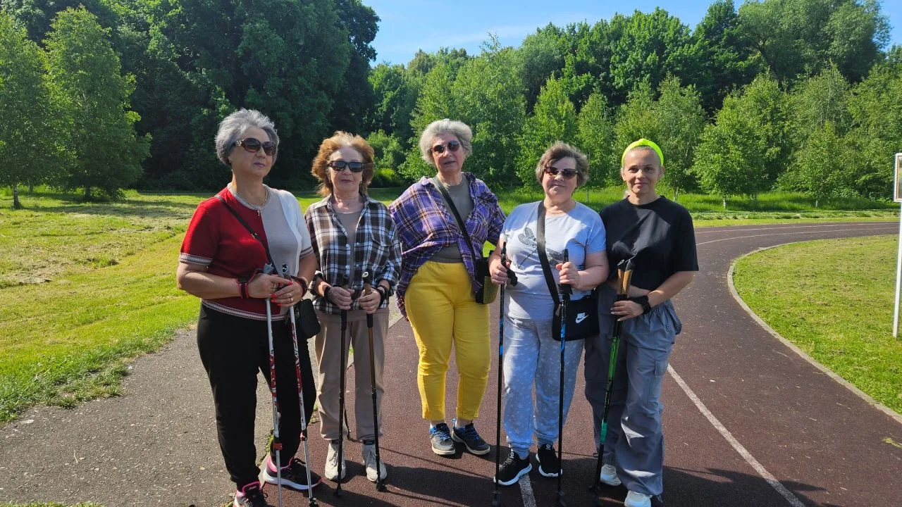 🌳 Приглашаем всех желающих на занятия по скандинавской ходьбе в Лотошинском парке. Это...