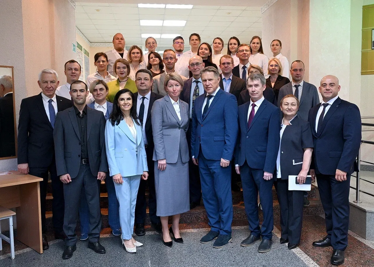 Еще немного кадров во время встречи министра здравоохранения РФ Михаила Альбертовича Му...