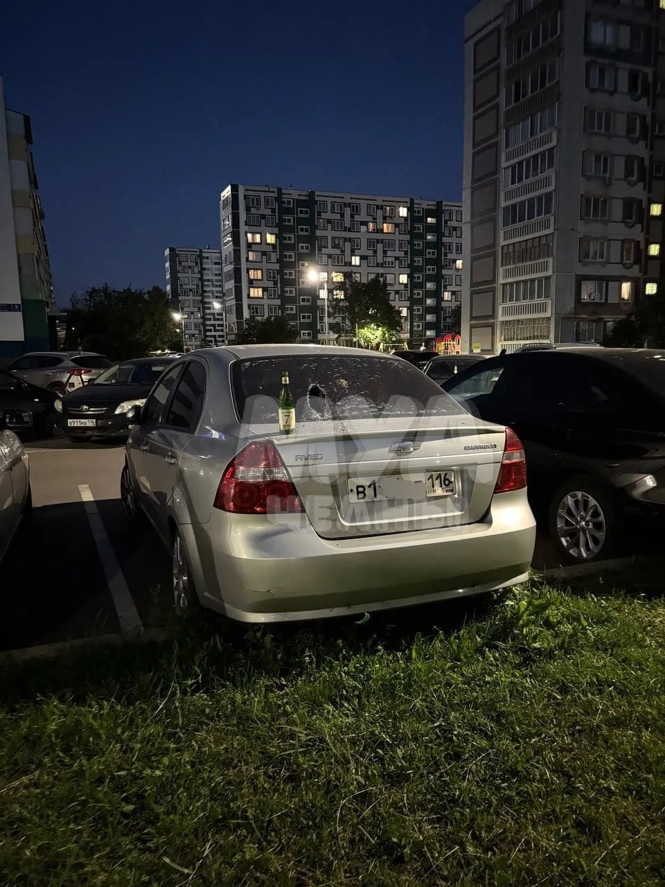 31-й комплекс. Двое мальчишек играли во дворе, и один из них кинул какой-то предмет в с...