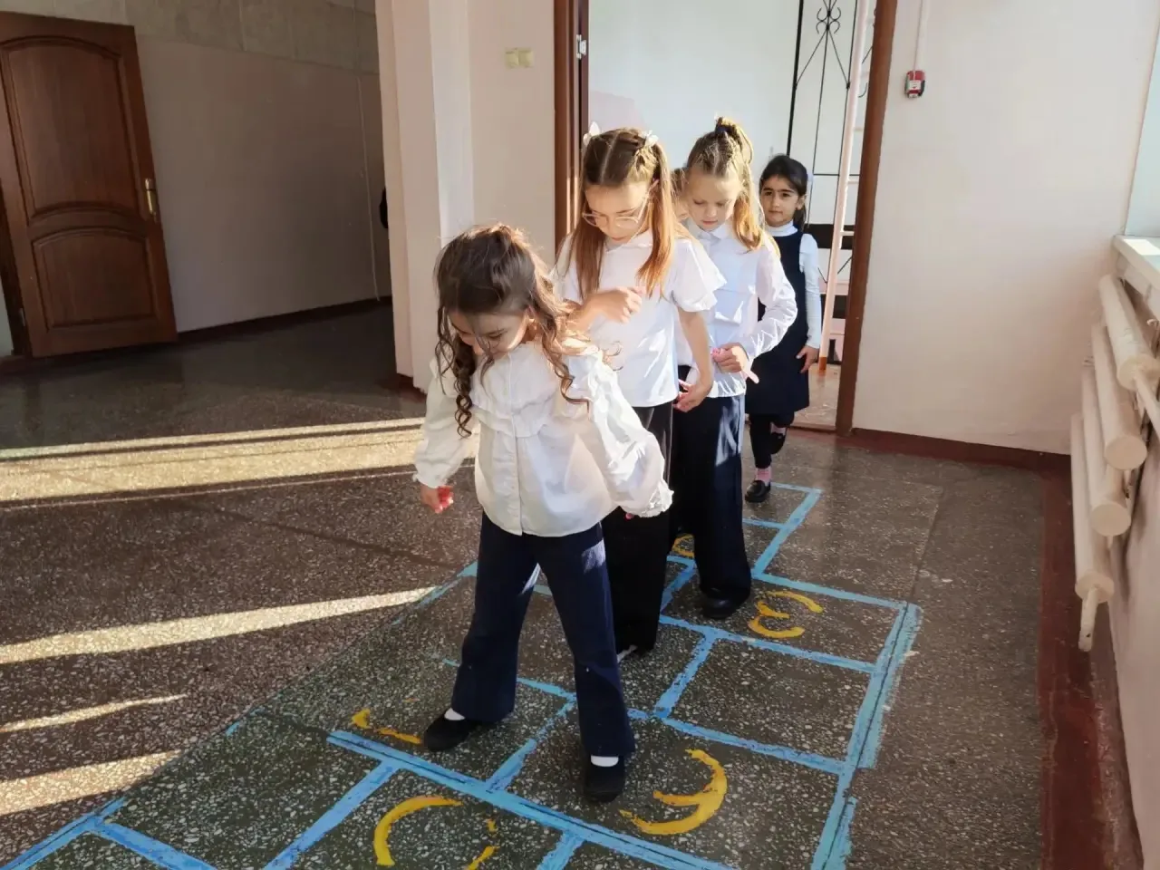 Орлята России познакомились с национальной игрой в классики! 👧🏼