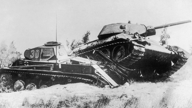 Советский танк Т-34 командира роты 143-го танкового полка 107-й танковой дивизии капита...