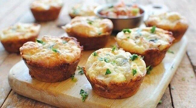 Сочные куриные маффины с зеленью - они просто таят во рту!