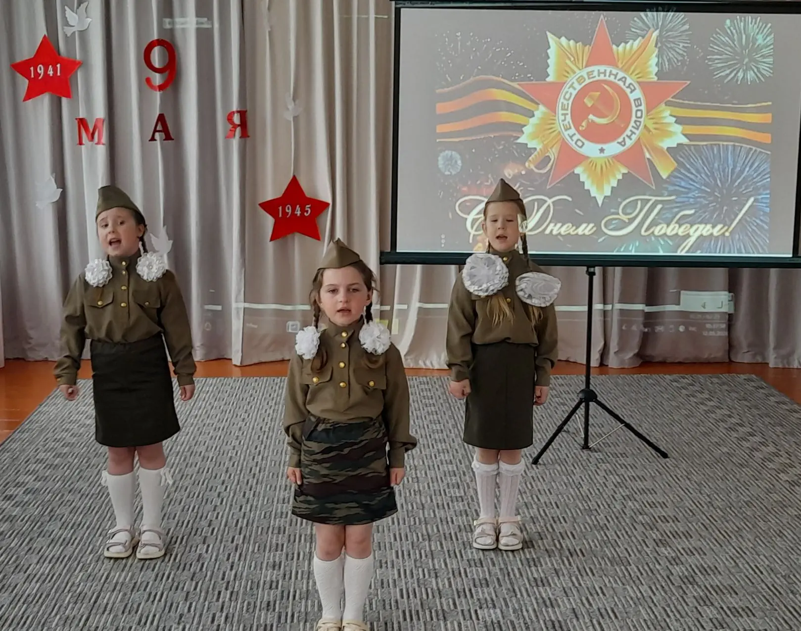Наши юные таланты💥из старшей группы, Настя Вдовина, Надя Егорова и Полина Устьянцева, ...