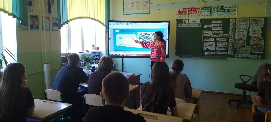 Сегодня на уроках «Россия — мои горизонты» в 9 классе говорили о строительстве и города...