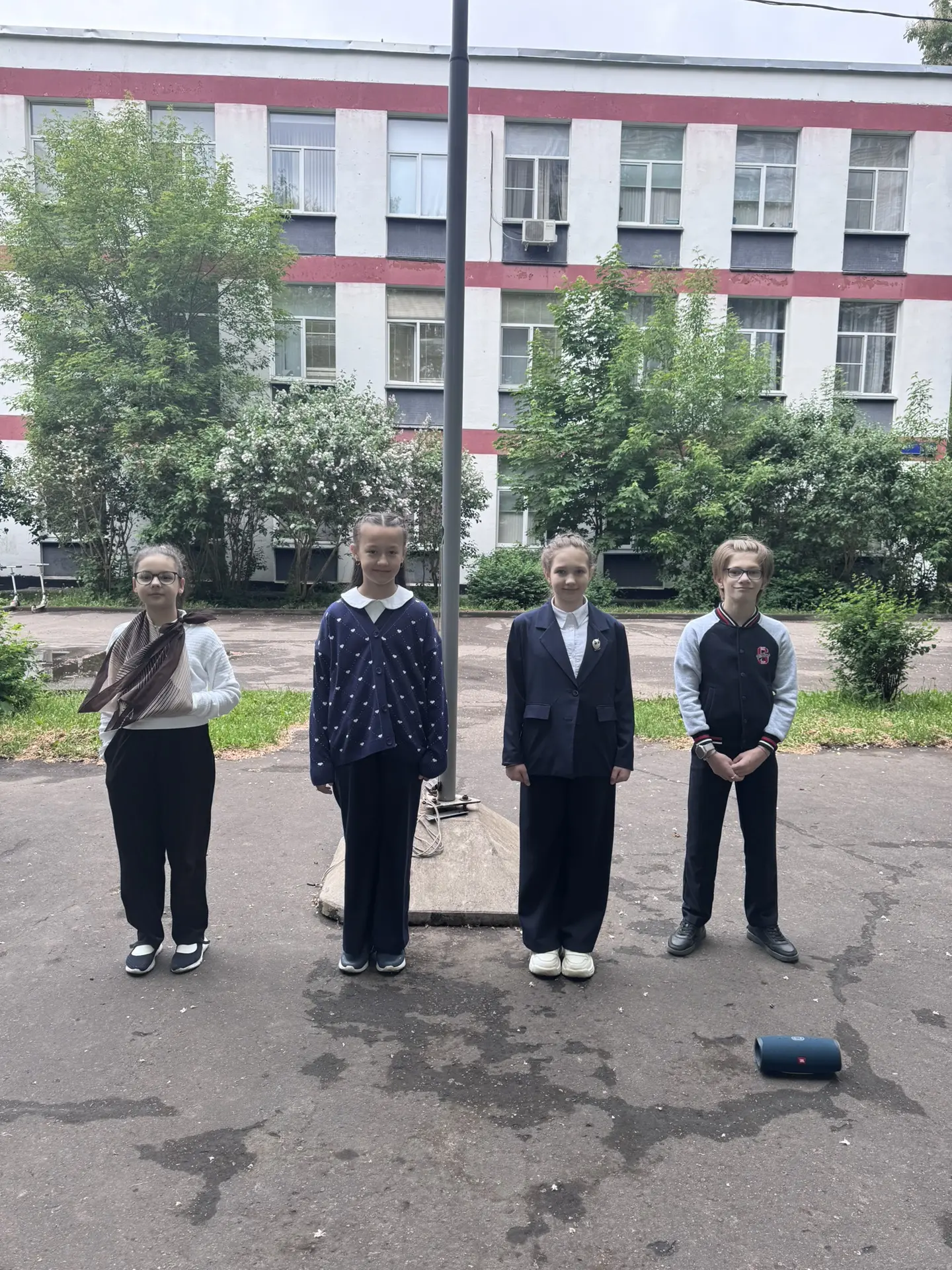 Флаг поднять!  🇷🇺Мы с огромной гордостью продолжаем рассказ про ребят, активных участников жизни шко